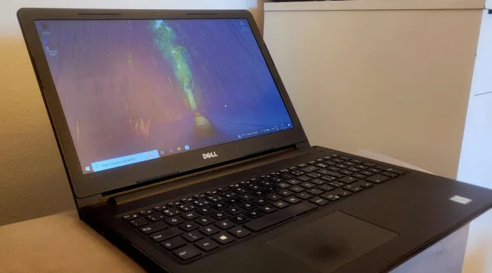 Notebook Dell Inspiron 15 3567 15.6'' i3-6006U 8GB SSD 256GB