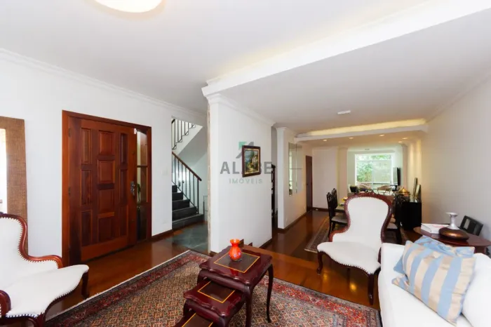 Casa para venda em Alto da Boa Vista com 4 quartos, sendo 2 suítes, 303m²