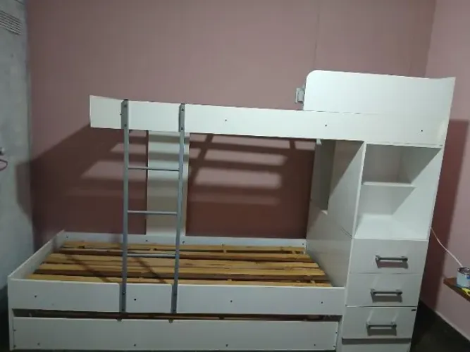 CAMA TRICAMA, COM CABECEIRA E PRATELEIRA, LINDA, MUITO CONSERVADA