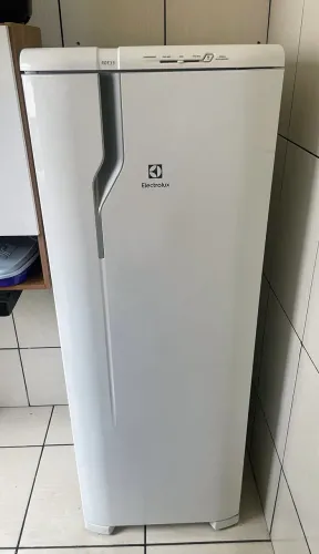 Geladeira Eletrolux (entrego)