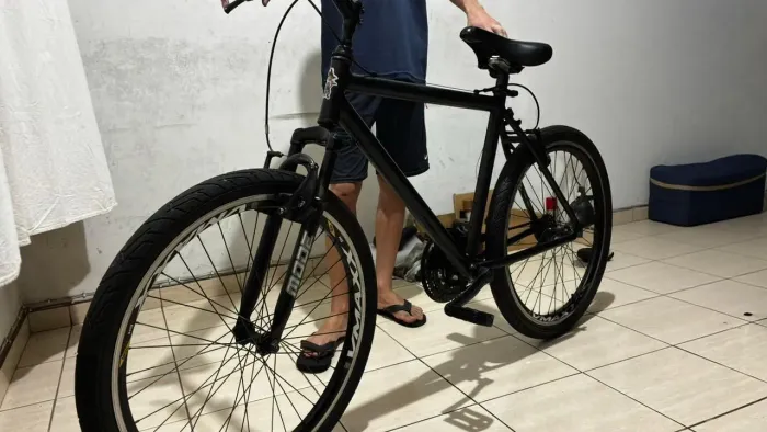 Bicicleta Aro 26 Alumínio Toda Preta | Suspensão MODE | Pneus VMAX | Semi-nova