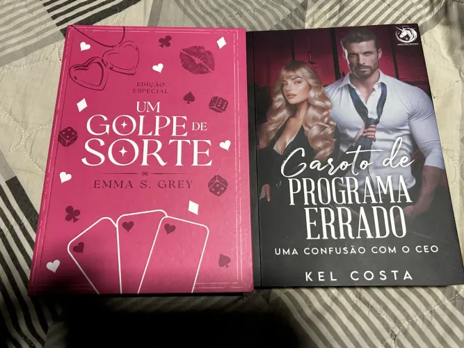 Combo de livro comédia romântica (dá fruto proibido e unicornbook