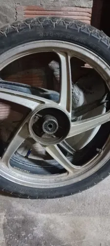 Par de roda com pneu compatível com Shineray Phoenix 