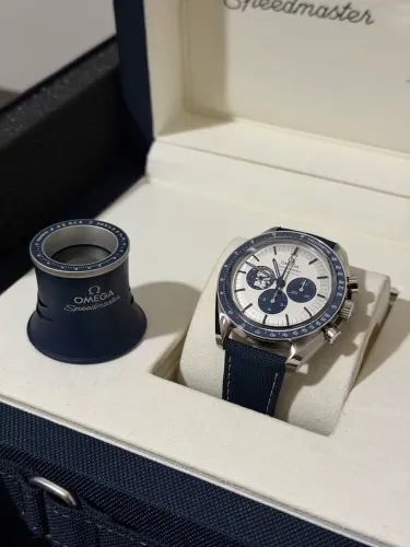 OMEGA SPEEDMASTER SNOOPY