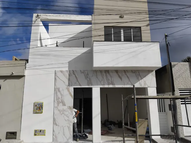 Casa, venda e troco, aceito carro.