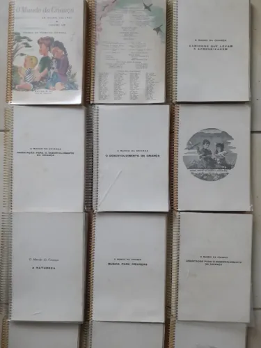 COLEÇÃO ANTIGA. O MUNDO DA CRIANÇA. 15 VOLUMES.