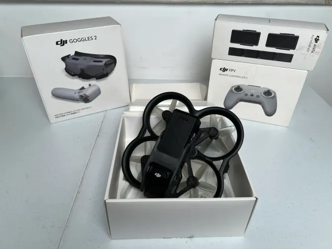 DJI Avata Pro-View Combo + Controle FPV + Fly More Kit | Pouco Uso