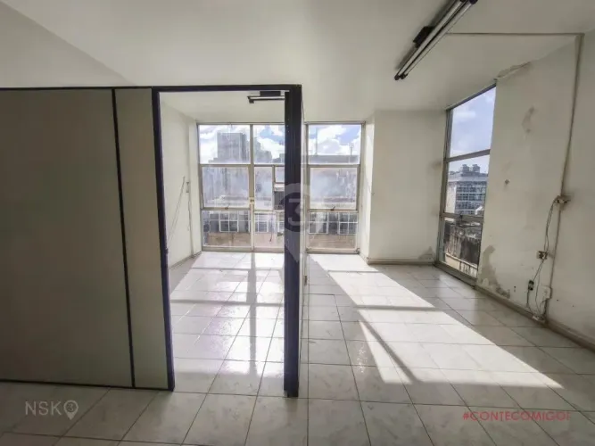 Sala comercial 44m² no Edifício Reitor Miguel Calmon