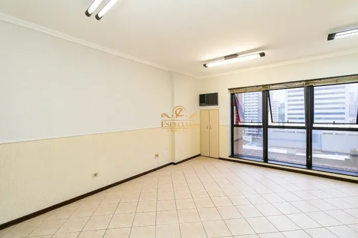 SALA COMERCIAL PARA LOCAÇÃO NO CENTRO