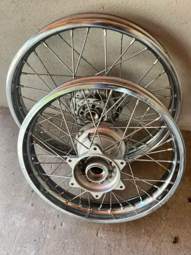 Par de Jantes Para Honda Bros