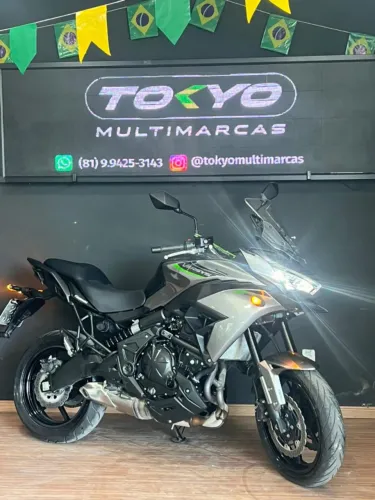 KAWASAKI VERSYS 650 - APENAS 676 KM! - GRUPO TOKYO MOTOS