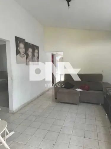 Casa de rua : / Residencial / Estados