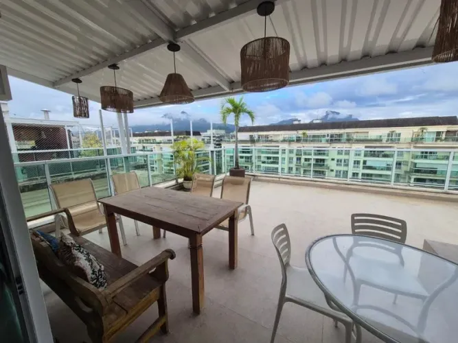 Apartamento com 3 Quarto(s) e 3 banheiro(s) para Alugar, 200 m² por R$ 11000 / Mês