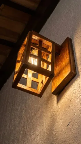 Arandela Pendulo, para área interna.