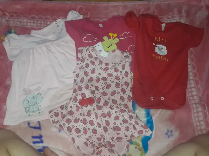 Roupinhas de bebê menina