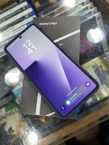 Samsung Galaxy Z Flip 7 12gb ram 256gb - Azul  