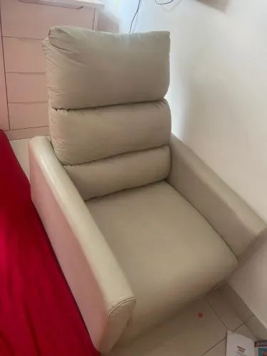 Poltrona de amamentação reclinável