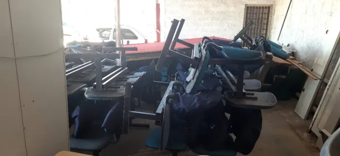 Cadeiras Poltronas 3 e 4 Lugares