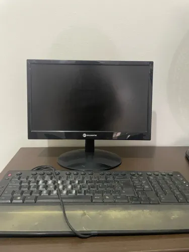 Monitor + Teclado 