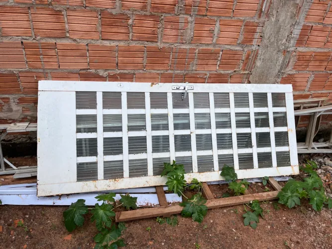 Porta de metal