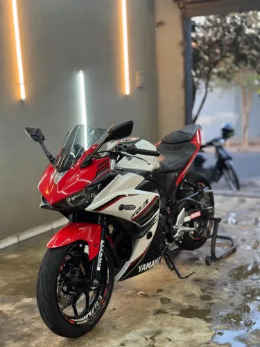 Yamaha YZF R-3 321 2018