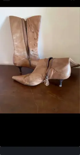 Bota feminina Luz da Lua tamanho 35 