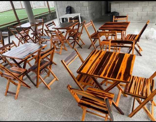 MESA DOBRÁVEL MADEIRA 70X70 NOVA NO PLÁSTICO 