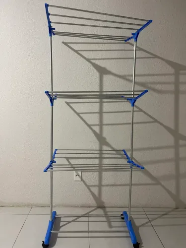 Varão de chão 3 andares para roupas