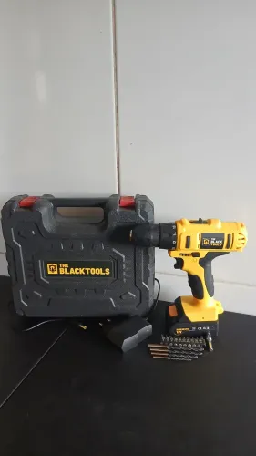 Parafusadeira/furadeira black tools com potência de 12v