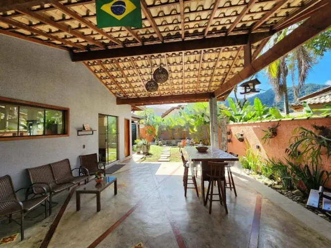 Casa com 4 dormitórios à venda, 232 m² por R$ 2.240.000,00 - Horto Florestal - Ubatuba/SP