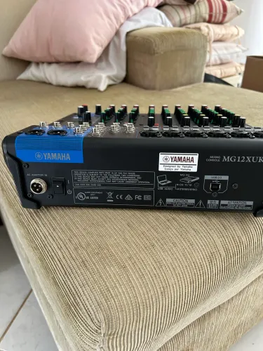 Mesa yamaha MG12XUK