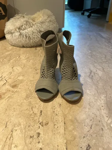 Salto alto tamanho 37 (Zara)