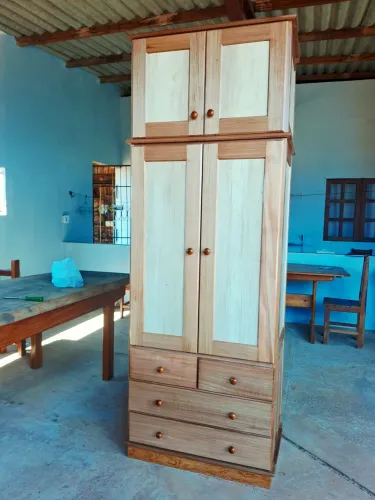 Guarda roupa novo
