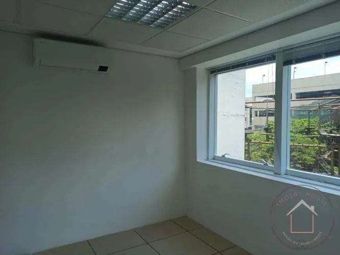 Sala comercial para alugar em Cotia, Lageadinho, 48m²