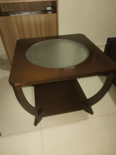 Mesinha de centro em madeira de lei.. peça única em perfeito estado  mesa 