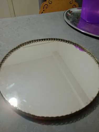 Bandeja redonda com base espelhada