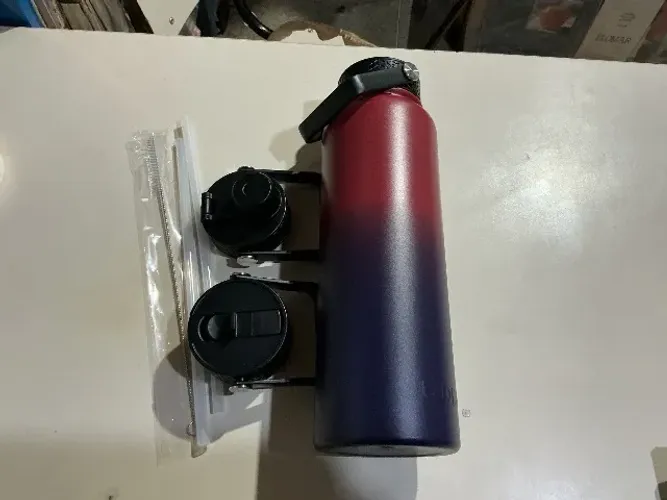 Garrafa térmica 1.200 ml. nova com acessórios. Com caixa original. Marca BJPKPK