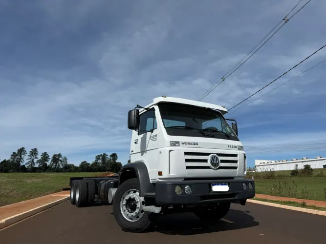 "VW Worker 23-230 2014 Único Dono | Pneus Novos | 169 Mil Km"