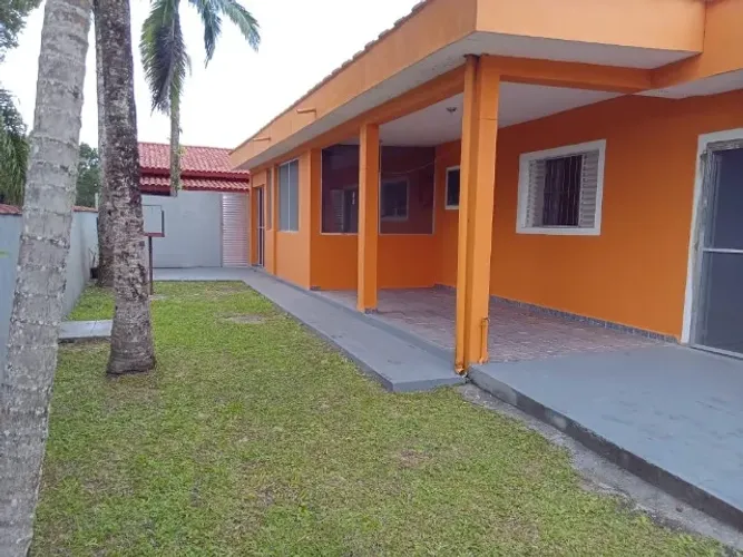 Casa Ilha Comprida/Terreno com 360 m2 /3 dormitórios/ 350 m da Praia/Mobiliada