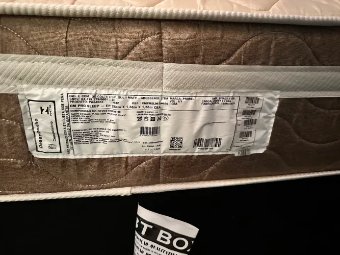 Cama Box casal pouco usada