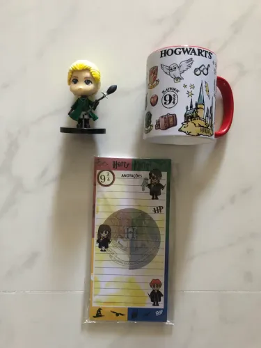 Kit Caneca Bloco e miniatura personagem de Harry Potter