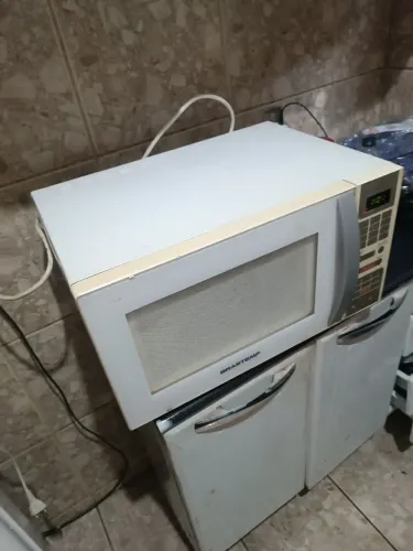 Microondas Brastemp 34 litros ótimo estado funciona perfeitamente