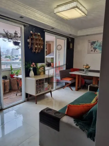 Apartamento com Varanda com Churrasqueira Tatuapé