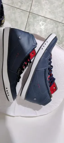 vendo tenis novo, n º 43, unisex, couro sintético