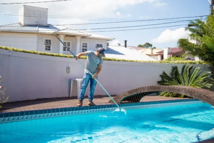 Piscineiro / Tratador de Piscinas ? São Luís-MA