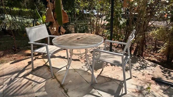 Vende móveis para piscina e área externa