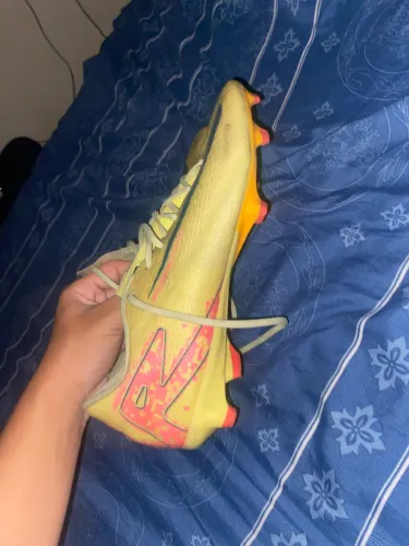 Chuteira Nike Vapor 16