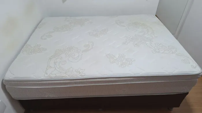 Cama Box de Casal Plumatex