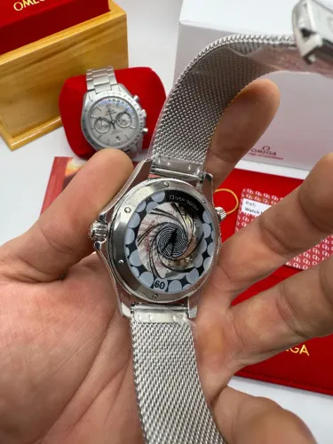 Relógio Omega Seamaster Edição Especial 007 automático