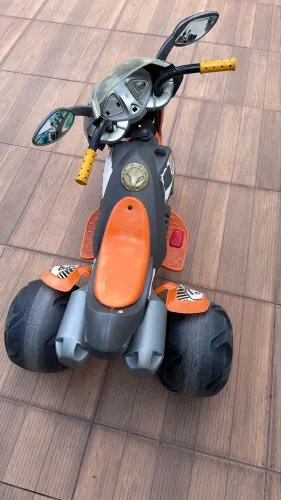 Vendo moto elétrica de criança semi-nova